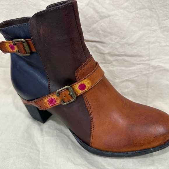 L’Artiste Spring Step Bootie - Picture 8 of 11